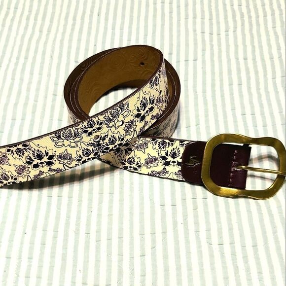 Purple on White Leather belt - Picture 1 of 5